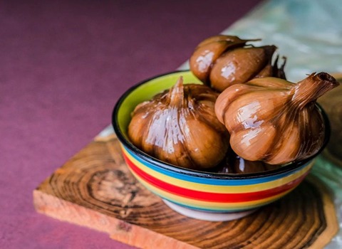 تصویر 3 از خرید و قیمت سیر ترشی با سرکه سیب + فروش عمده